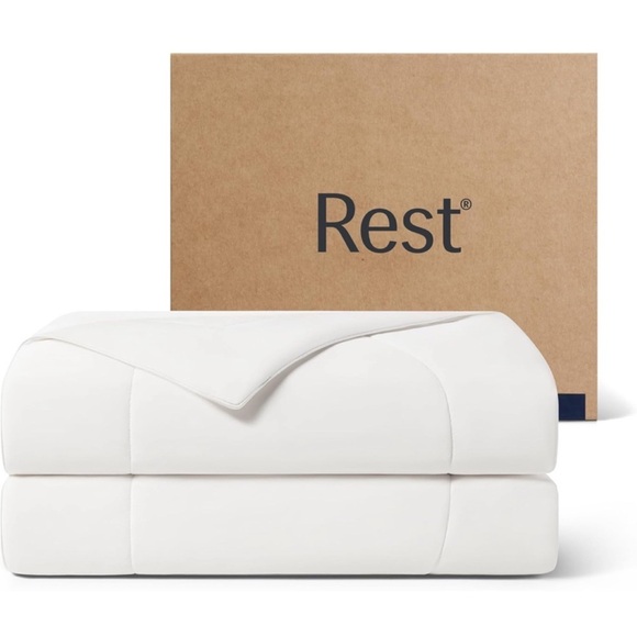 REST Evercool Cooling Comforter, Arctic White - King/Cali King 106"x90" OPEN BOX - Picture 2 of 13